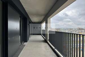 Top ausgestattete, helle 4-Zimmer-Wohnung mit großer West-Loggia!