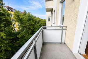 Neukölln nahe Tempelhofer Feld – Stilvoller Altbau mit Balkon und Stuck