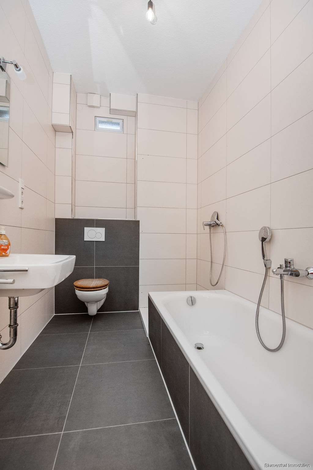 Immobilie in Enger - Zweifamilienhaus mit großzügigem Garten gen Süden in Westerenger - Bild 5