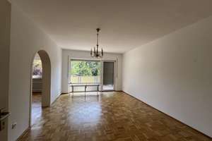 3 Zimmerwohnung mit Penthouse-Charakter / Blick/ Aufzug/ Tiefgarage