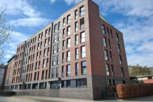 Wohnen, wo Hamburg am schönsten ist – Hochwertige 2 - 3 Zimmer-Wohnung mit Balkon in Top Lage – Die vollständige Adresse der Immobilie erhältst du vom Anbieter., 22761 Bahrenfeld, Hamburg – Vorschaubild 1