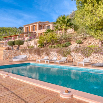 Luxuriös renovierte Villa mit touristischer Lizenz und atemberaubender Aussicht