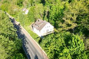 Mehrfamilienhaus mit großem Grundstück – seltene Gelegenheit in Philippsthal (Werra) – Die vollständige Adresse der Immobilie erhältst du vom Anbieter., 36269 Philippsthal (Werra) – Vorschaubild 1
