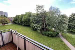 Helle & freundliche 2,5 Zimmerwohnung mit EBK und Balkon zum 01.09.2026 zu vermieten. – Masurenring 73, 24149 Neumühlen-Dietrichsdorf, Kiel – Vorschaubild 4