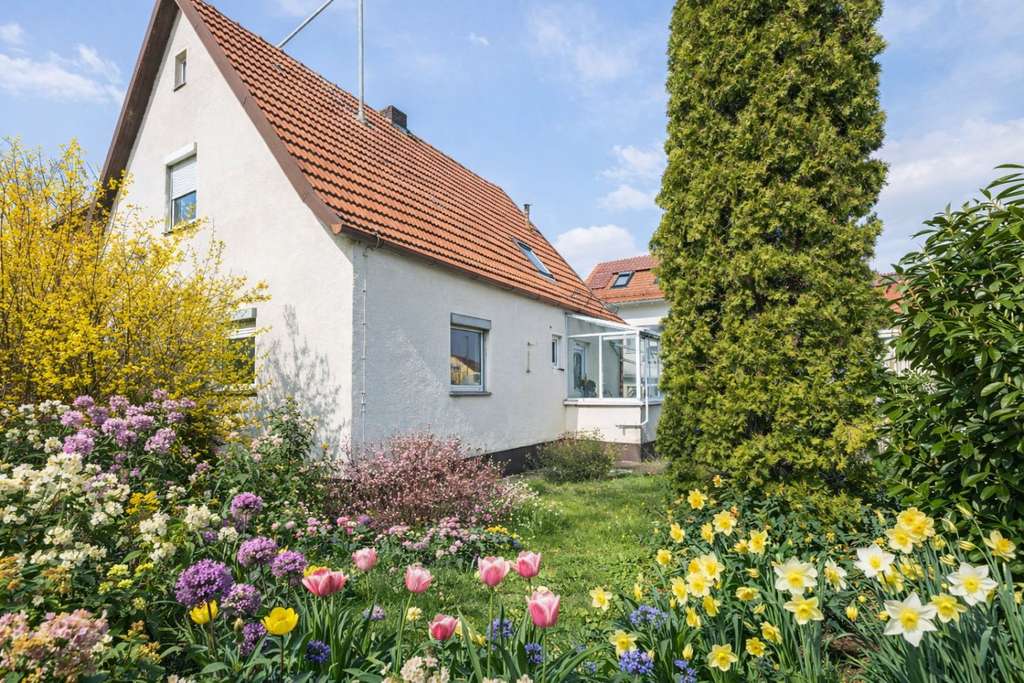 Immobilie in Grasbrunn - Kernsanierung oder doch lieber ein Neubau? Einfamilienhaus auf traumhaftem Grundstück in Neukeferloh - Bild 0