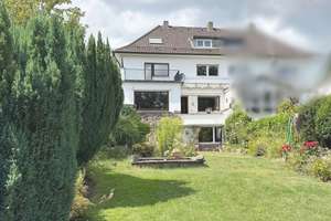 Ruhig gelegene Doppelhaus-Villa in Bergerhausen