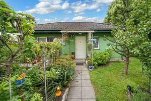 Bungalow mit traumhaftem Gartenidyll, moderner Energietechnik und barrierefreiem Wohnkomfort – Die vollständige Adresse der Immobilie erhältst du vom Anbieter., 12526 Bohnsdorf, Berlin – Vorschaubild 1
