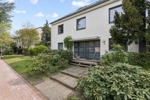 Großzügiges Einfamilienhaus mit charmantem Dachstudio zum Wohlfühlen – Die vollständige Adresse der Immobilie erhältst du vom Anbieter., 30625 Heideviertel, Hannover – Vorschaubild 2