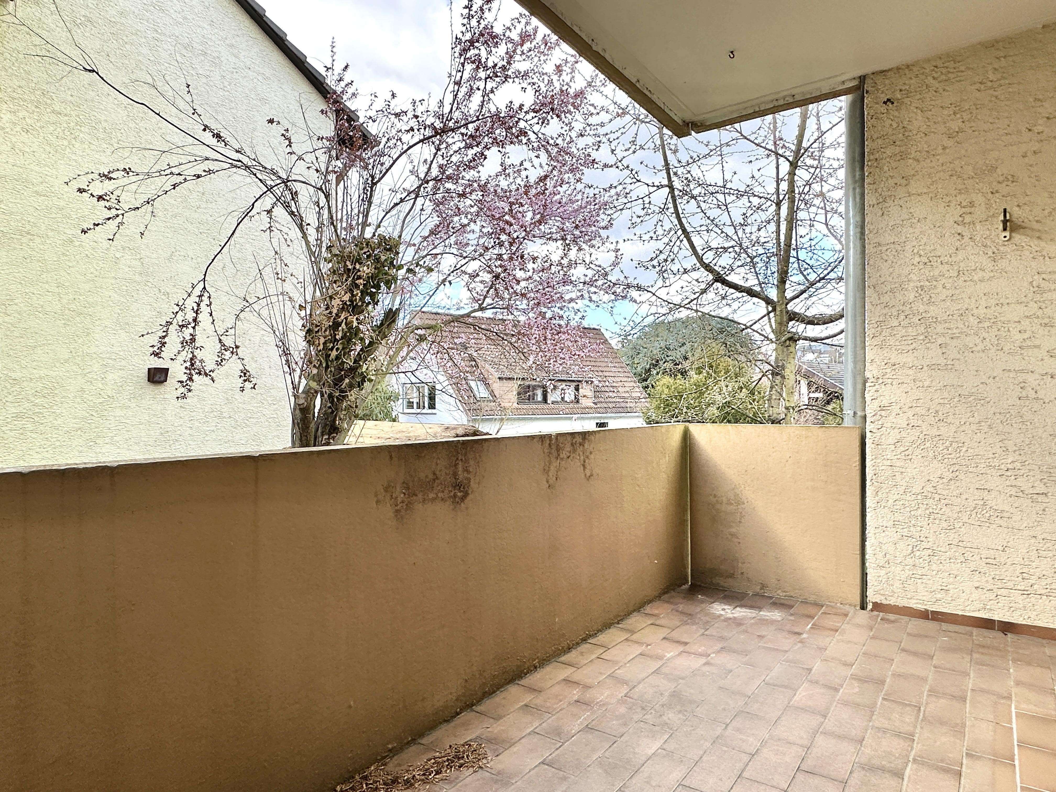 Rohdiamant! Hochparterre im 5-FH in gefragter Lage!, Esslingen Kreis – Bild 3