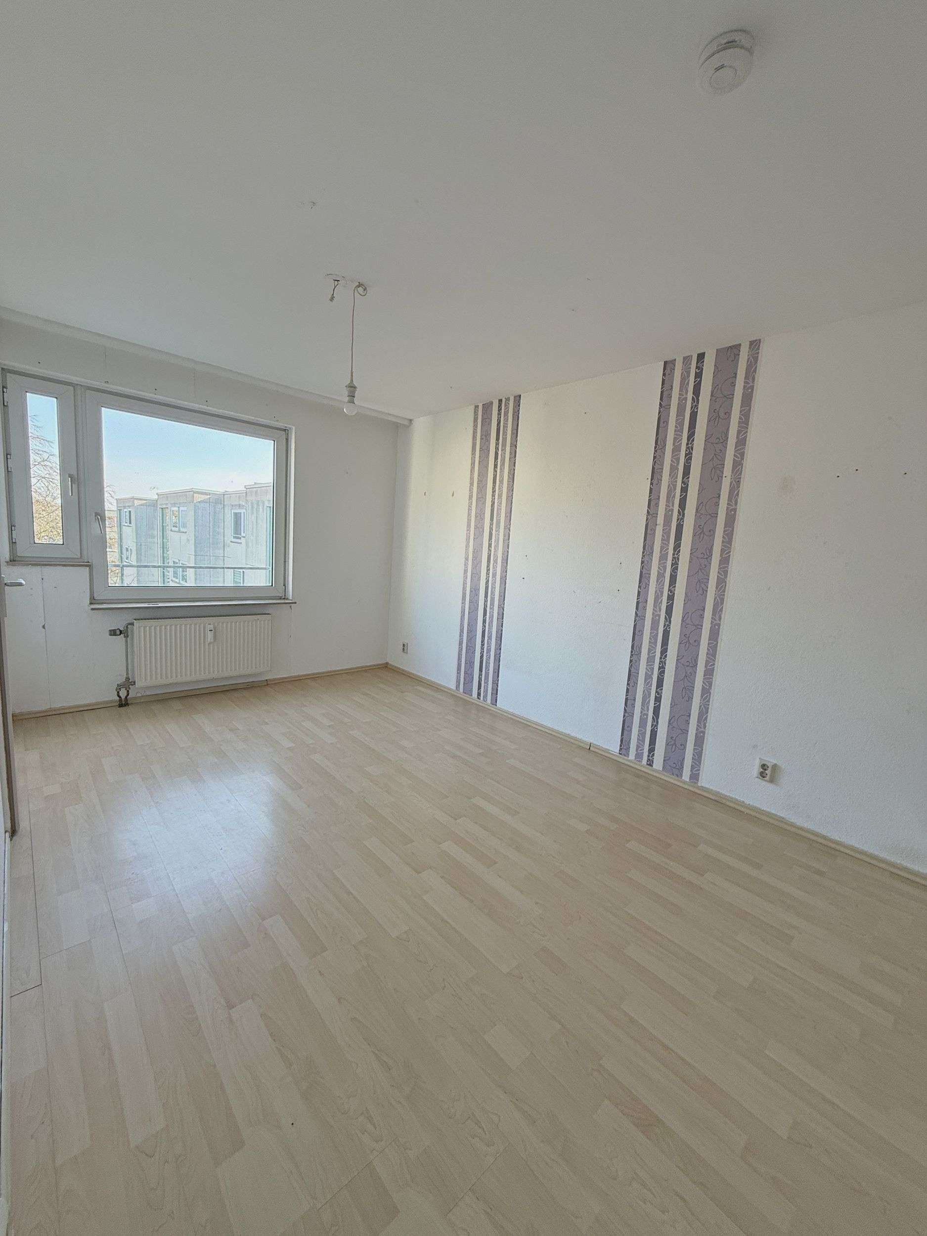 Immobilie in Laatzen - Helle 4-Zimmer-Wohnung mit Balkon in Laatzen auf Erbpacht!  - Bild 4