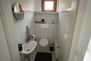 Viel Platz zum Leben: Reihenmittelhaus mit Wintergarten, Balkon und Garten in Friedrichshafen – 88046 Friedrichshafen – Vorschaubild 4