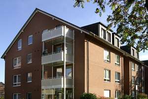 Attraktive 2-Zimmer-Dachgeschosswohnung mit Balkon und Aufzug im Duisburger Süden