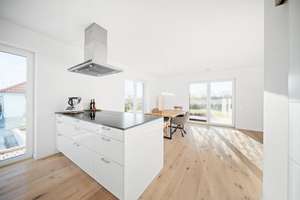 Repräsentatives und energieeffizientes Einfamilienhaus in ruhiger Feldrandlage – Die vollständige Adresse der Immobilie erhältst du vom Anbieter., 24235 Laboe – Vorschaubild 18