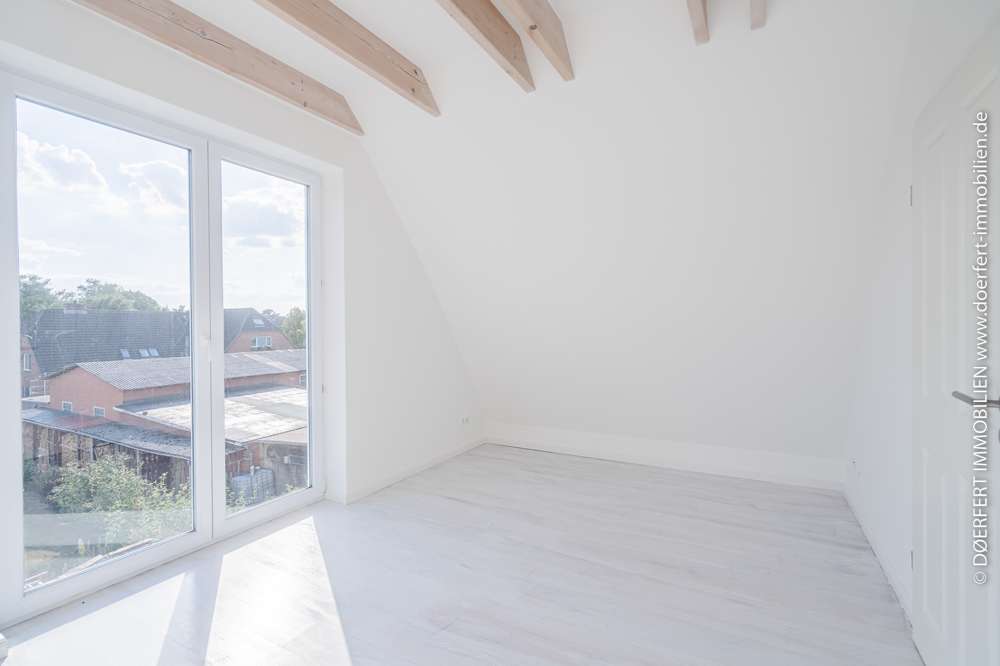 Immobilie in Tespe - Tespe | Große helle Doppelhaushälfte auf 3 Ebenen mit 2 Balkonen, 1 Terrasse & einmaligem Elbblick - Bild 1