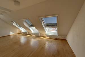 Sehr helle 2-Zimmer-Wohnung im Herzen von Stuttgart-West