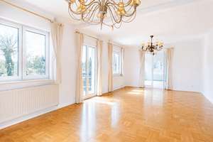 Haus am See: 7-Zimmer-Einfamilienhaus mit Seeblick, großem Garten, Whirlpool und Sauna