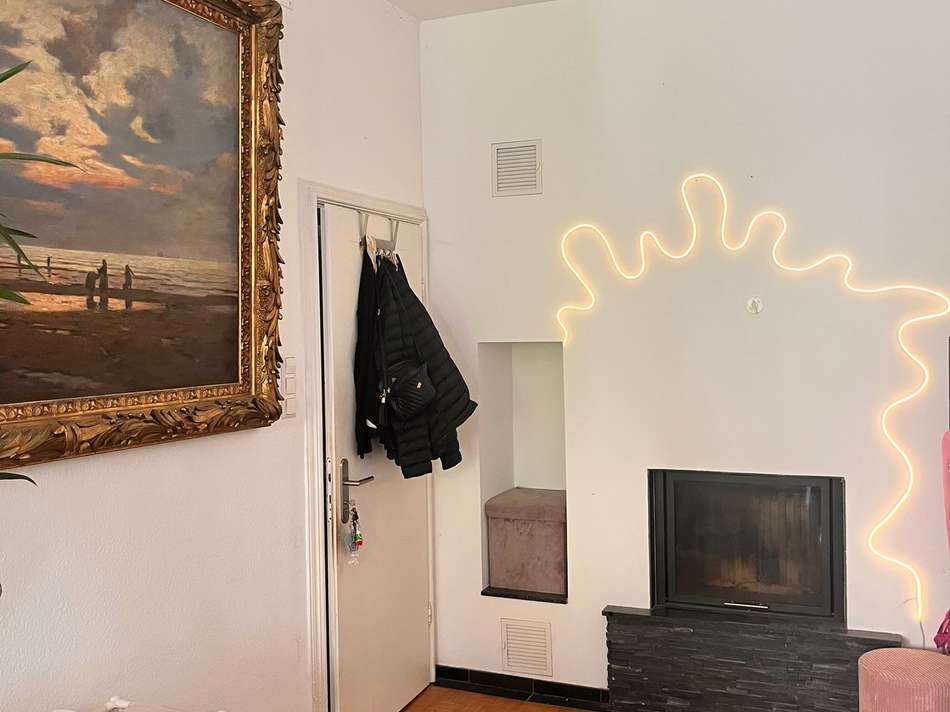 Obergeschoss Zimmer mit Kamin