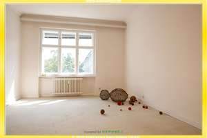 Sehr helle Wohnung mit sonnigem Balkon