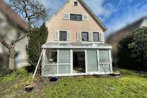 Charmantes Einfamilienhaus mit Wintergarten, Garten und Einliegerpotenzial in Betzingen – Die vollständige Adresse der Immobilie erhältst du vom Anbieter., 72770 Betzingen, Reutlingen – Vorschaubild 2