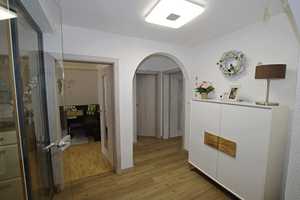 Zentral | Modern | Geräumig 

Charmantes Zweifamilienhaus mit Traumgarten – Regensburg (Kreis) – Vorschaubild 12