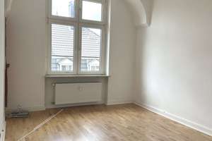 Schöne Altbau 2-Zimmer-Wohnung in zentraler Lage – wird frisch modernisiert! – Hugostraße 10, 42281 Barmen, Wuppertal – Vorschaubild 4
