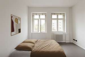 Wohnen im Baudenkmal: Frisch renovierte Wohnung im 5. OG mit Aufzug & Balkon – Strausberger Platz 4, 10243 Friedrichshain, Berlin – Vorschaubild 9