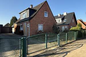 Attraktives EFH mit Teilkeller, Süd- Terrasse und weitläufigem Grundstück in beliebter Ortslage – Die vollständige Adresse der Immobilie erhältst du vom Anbieter., 21493 Schwarzenbek – Vorschaubild 1