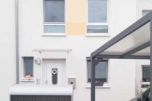 Reihenmittelhaus mit 2 Stellplätzen vor dem Eingang – Dr.-Herbert-Eimert-Strasse 2G, 55543 Bad Kreuznach (Kreis) – Vorschaubild 1