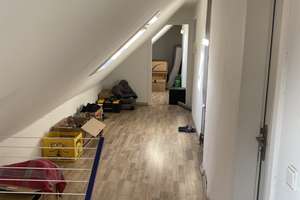 Ruhige 2-Raum-Dachgeschosswohnung in Düsseldorf – Die vollständige Adresse der Immobilie erhältst du vom Anbieter., 40597 Benrath, Düsseldorf – Vorschaubild 8