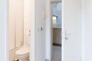 Topgepflegtes Business Apartment in Bayenthal - Möblierte 2-Zimmer Wohnung – Bernhardstraße 12, 50968 Bayenthal, Köln – Vorschaubild 14