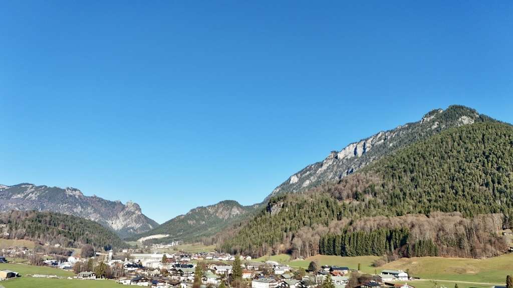 Immobilie in Bischofswiesen - Charmantes Ein- oder Zweifamilienhaus in Bischofswiesen – Ihr neues Zuhause mit Bergblick - Bild 3
