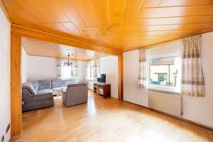 WEITBLICK: Einfamilienhaus mit Ausbaupotenzial in toller Lage! – Die vollständige Adresse der Immobilie erhältst du vom Anbieter., 71640 Oßweil, Ludwigsburg – Vorschaubild 2