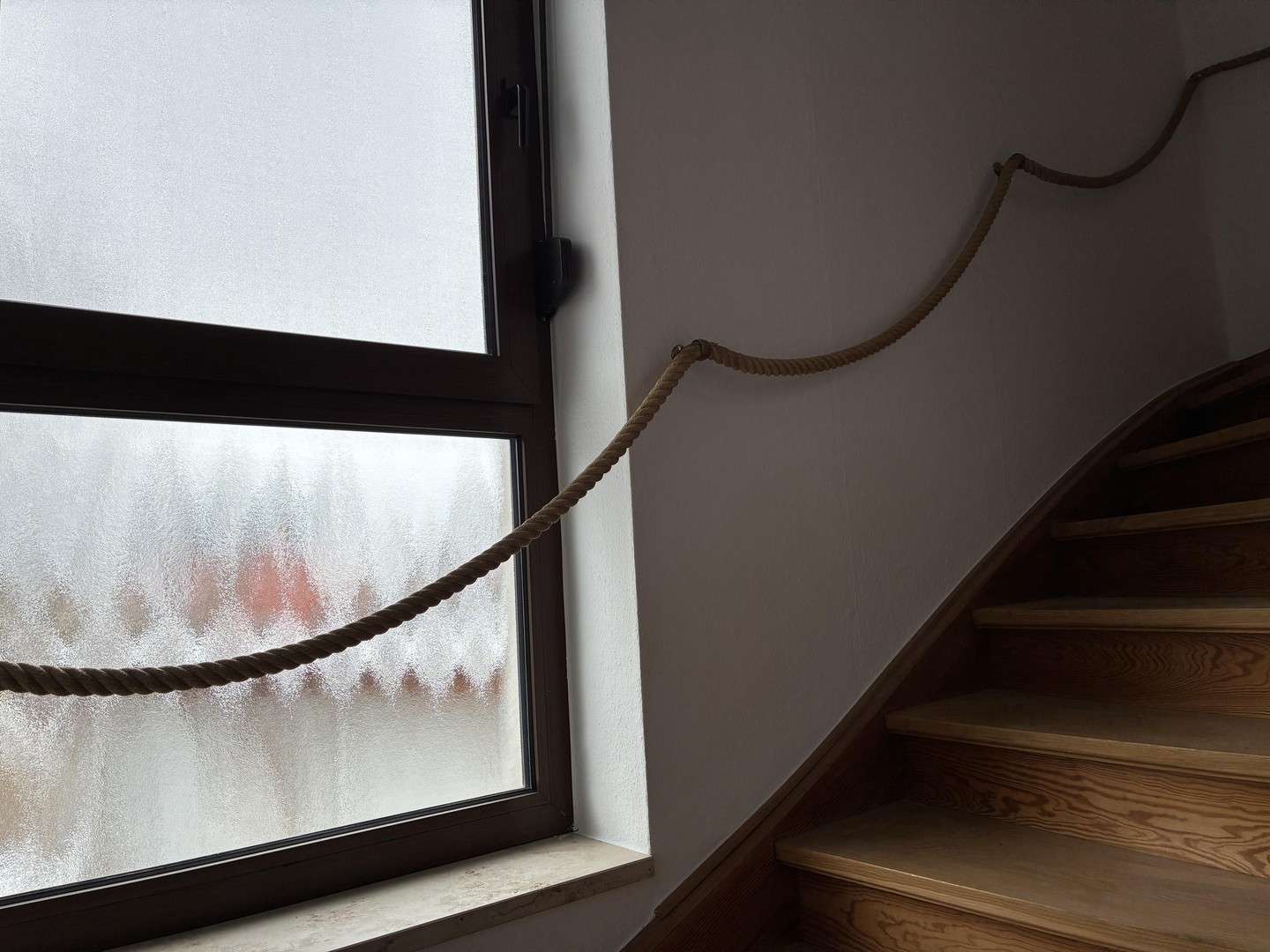 Immobilie in Markt Erlbach - Einfamilienhaus mit Balkon, Keller, 2 Garagen, 3 Carports und Hobbyraum (346 m² Wohn- u. Nutzfläche) - Bild 4