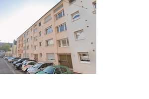 3 Zimmer Wohnung mit Balkon in Mannheim-Neckarau plus Garage 