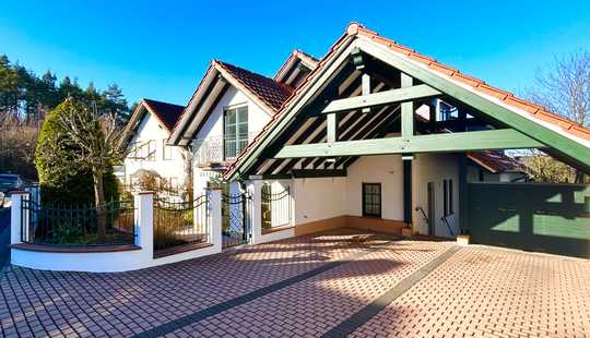 Bild von Exklusive Traumlage in Wehrheim/Obernhain - 2 Doppelhaushälften (ZFH) im französischen Landhausstil