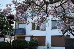 Sanierte 3,5 Zimmer Wohnung mit Balkon in Oberhausen, Garage auf Wunsch