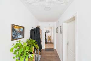 Vielseitiges Zweifamilienhaus mit Einliegerwohnung mit großem Potenzial in Stuttgart-Feuerbach – Die vollständige Adresse der Immobilie erhältst du vom Anbieter., 70469 Feuerbacher Tal, Stuttgart – Vorschaubild 3