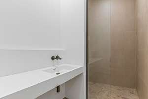 Clean chic trifft Gründerzeit-Charme: Saniertes 4-Zimmer-Juwel mit Balkon – Rochstraße 5, 10178 Mitte (Ortsteil), Berlin – Vorschaubild 9