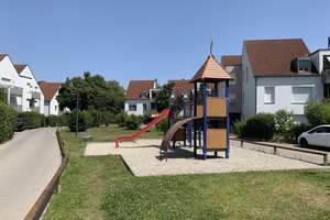 Charmante Dachgeschosswohnung mit Südbalkon und Tiefgaragenstellplatz in Augsburg-Oberhausen – Die vollständige Adresse der Immobilie erhältst du vom Anbieter., 86154 Oberhausen-Nord, Augsburg – Vorschaubild 9