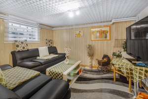 Bremen-Walle: Makelloses Reihenendhaus mit lichtdurchfluteten Räumen, Garten und Garage – Die vollständige Adresse der Immobilie erhältst du vom Anbieter., 28219 Osterfeuerberg, Bremen – Vorschaubild 12
