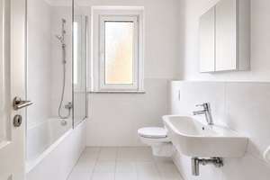 Essen: Renovated 3-room apartment, approx. 6% ROI, Commission-FREE – Die vollständige Adresse der Immobilie erhältst du vom Anbieter., 45127 Stadtkern, Essen – Vorschaubild 3
