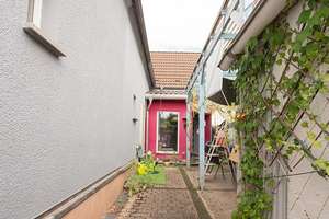 Haus in zweiter Baureihe mit kleinem Garten, Carport und Garage – Die vollständige Adresse der Immobilie erhältst du vom Anbieter., 67105 Schifferstadt – Vorschaubild 2