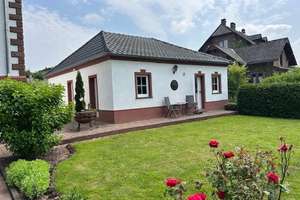 Freistehende Villa mit Sandsteinsäulen - Aussichtsturm und Parkähnlicher Anlage – Die vollständige Adresse der Immobilie erhältst du vom Anbieter., 54570 Mürlenbach – Vorschaubild 4