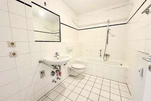 Leerstehende 2-Zimmer-Wohnung mit Sonnenbalkon und TG-Stellplatz in Rheinlage auf Erbbaugrundstück – Die vollständige Adresse der Immobilie erhältst du vom Anbieter., 40597 Benrath, Düsseldorf – Vorschaubild 7