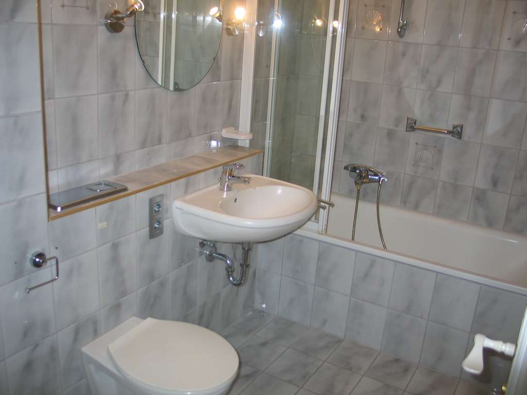 Immobilie in Diedorf - Helle 2-Zimmer-Wohnung mit Balkon im 2. OG in Diedorf - Bild 2