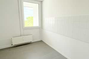 *Neu Sanierte* 2-Zimmer-Wohnung mit Sonnenbalkon – Bochumer Straße 47, 45276 Essen – Vorschaubild 4