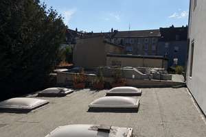 Kernsanierte Loftwohnung mit hoher Decke und Terrasse in ruhigem Innenhof mit Stellplatz – 40223 Bilk, Düsseldorf – Vorschaubild 5