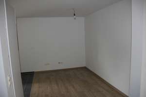 Ruhige 3,5-Zimmer-Maisonettewohnung mit Balkon, Küche, Kachelofen, Garage – Holtzendorffstraße 7, 81549 Südgiesing, München – Vorschaubild 14