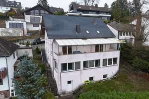 NEU: 317qm großes Zweifamilienhaus mit perfektem Blick über Werdohl von Balkon und Wintergarten!!! – Die vollständige Adresse der Immobilie erhältst du vom Anbieter., 58791 Werdohl – Vorschaubild 2