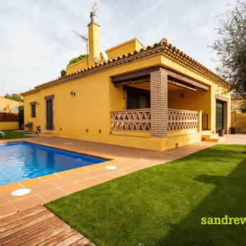 Exzellentes Einfamilienhaus mit Garten und Pool